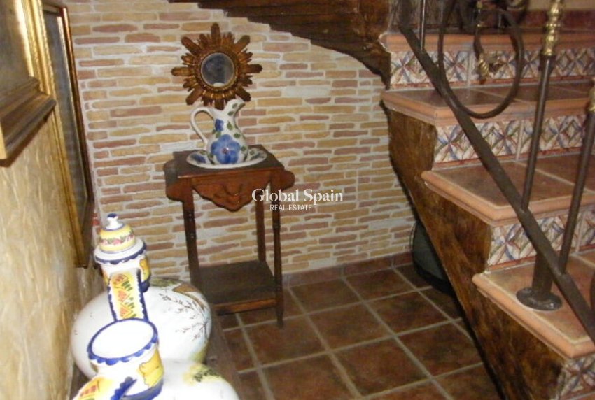 Resale - HOUSE -
DAYA NUEVA - Costa Blanca