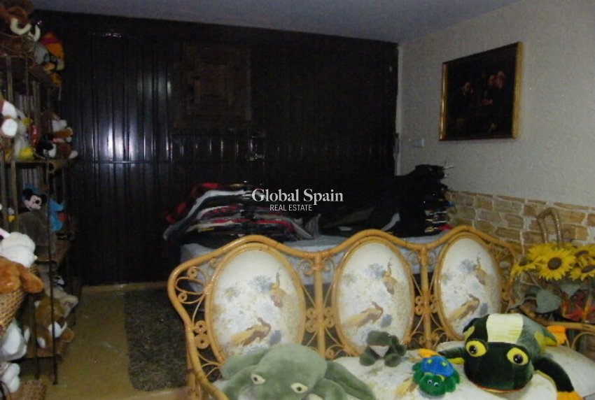 Resale - HOUSE -
DAYA NUEVA - Costa Blanca