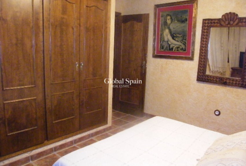 Resale - HOUSE -
DAYA NUEVA - Costa Blanca