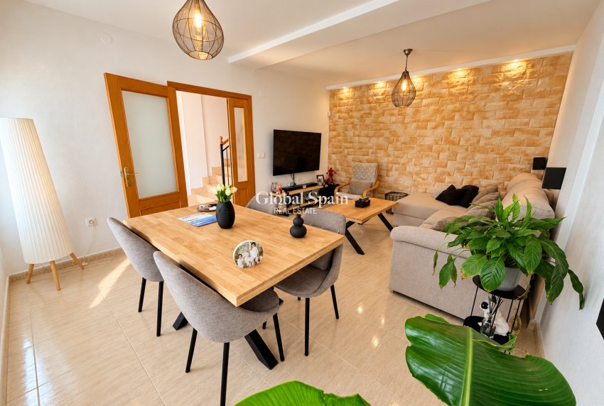 Resale - HOUSE -
DAYA NUEVA - Costa Blanca