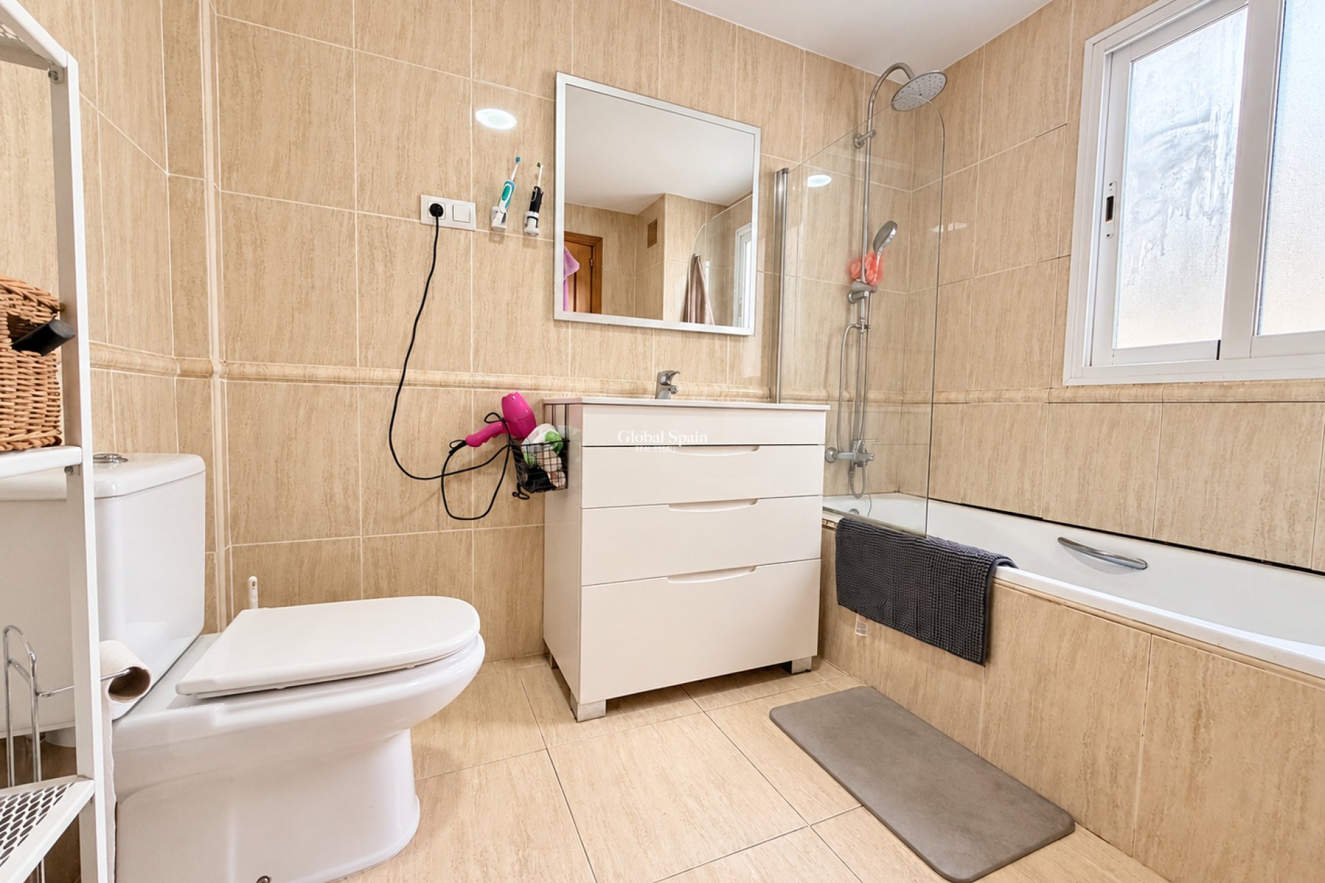 Resale - HOUSE -
DAYA NUEVA - Costa Blanca