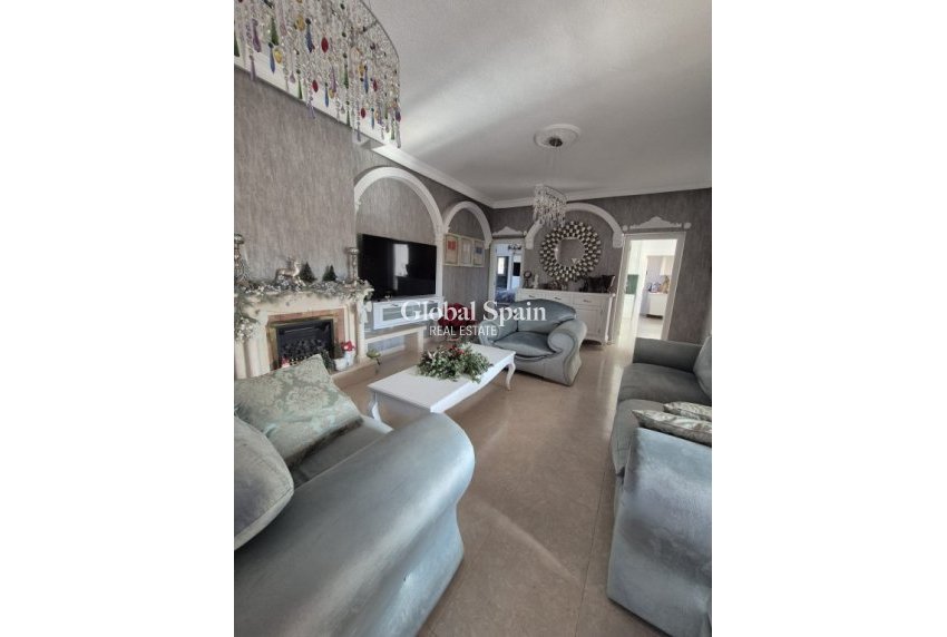 Resale - HOUSE -
DAYA VIEJA - Costa Blanca