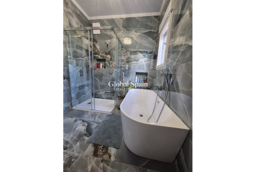 Resale - HOUSE -
DAYA VIEJA - Costa Blanca