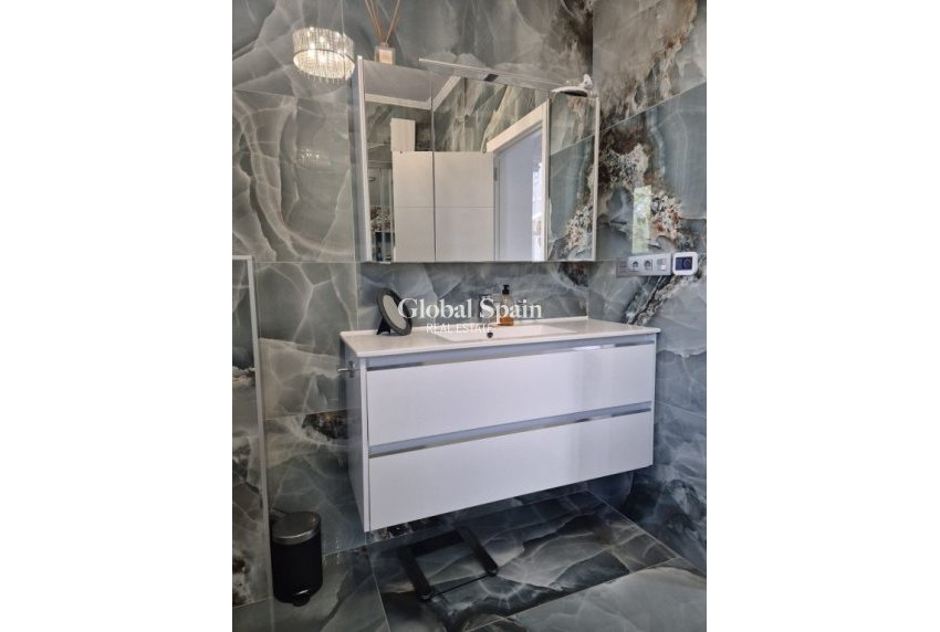 Resale - HOUSE -
DAYA VIEJA - Costa Blanca