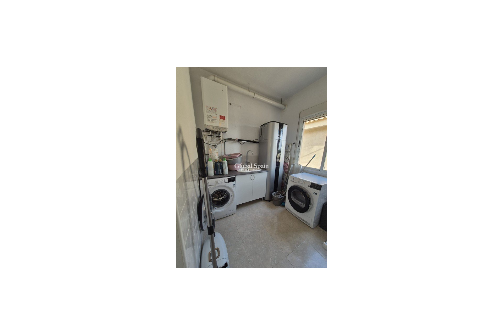 Resale - HOUSE -
DAYA VIEJA - Costa Blanca