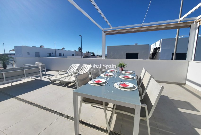 Resale - HOUSE -
DAYA VIEJA - Costa Blanca