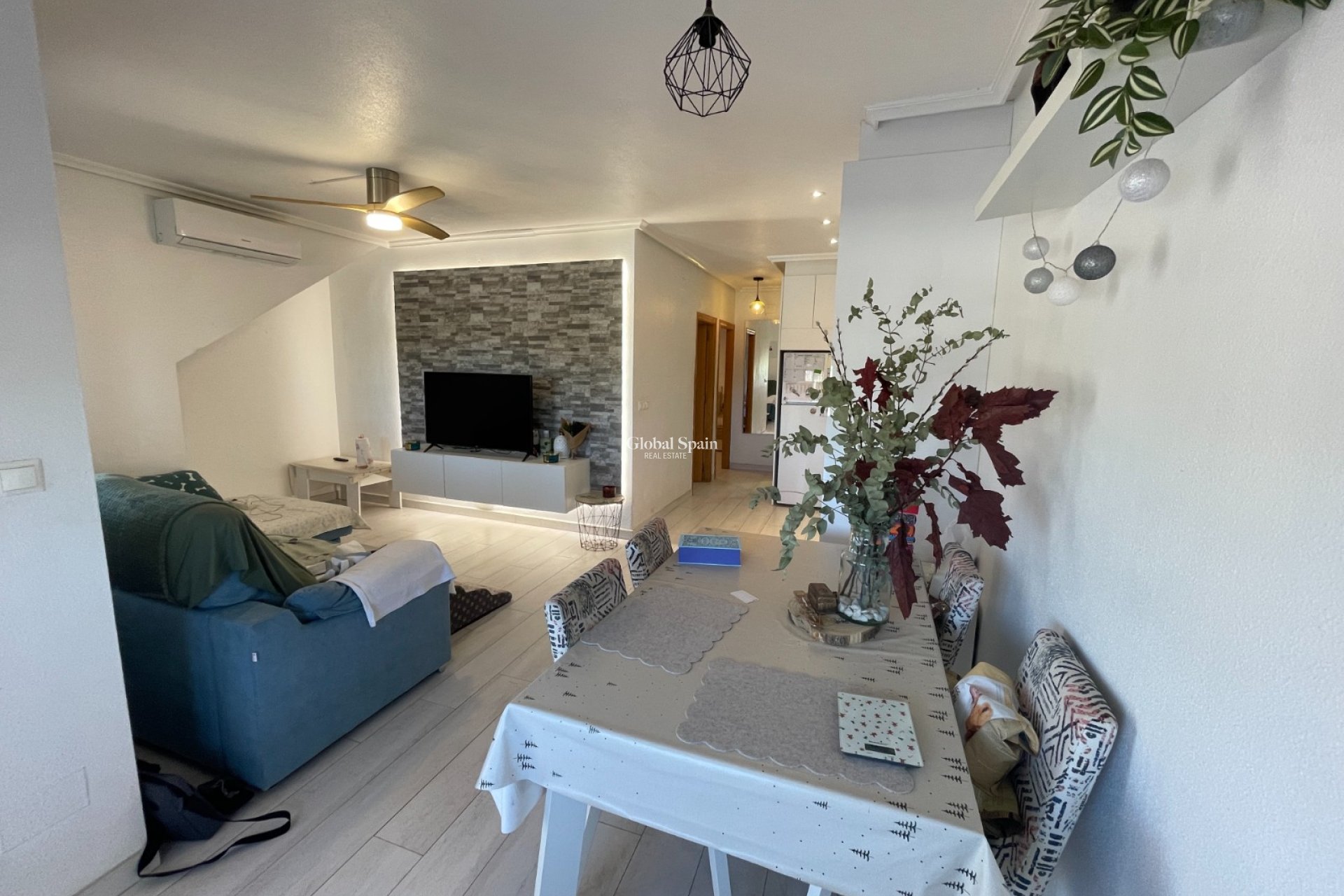 Resale - HOUSE -
DAYA VIEJA - Costa Blanca