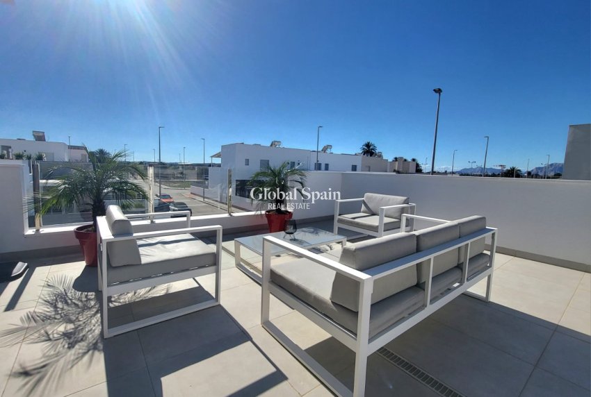 Resale - HOUSE -
DAYA VIEJA - Costa Blanca