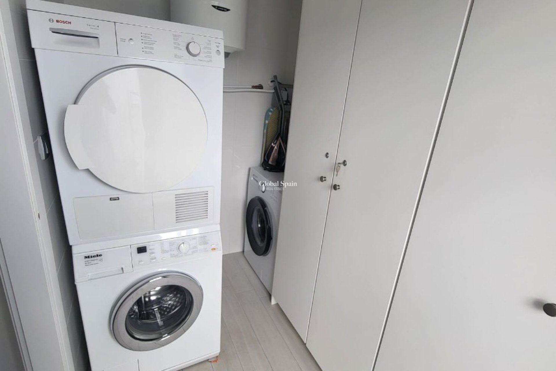 Resale - HOUSE -
DAYA VIEJA - Costa Blanca