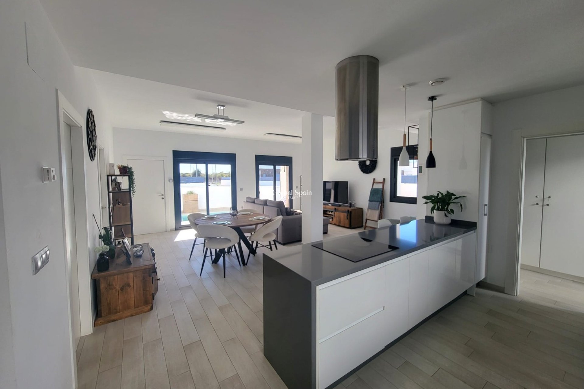 Resale - HOUSE -
DAYA VIEJA - Costa Blanca