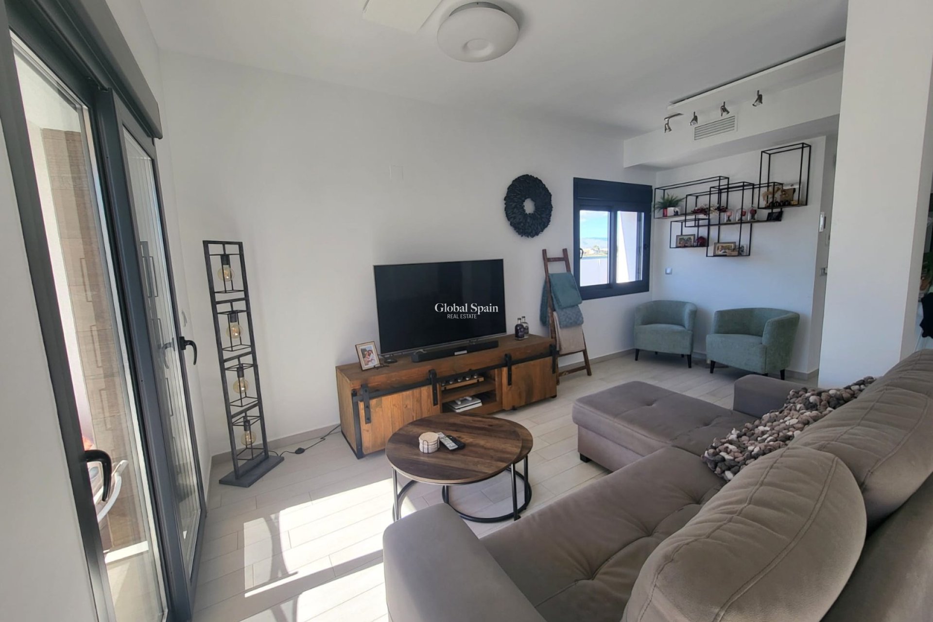 Resale - HOUSE -
DAYA VIEJA - Costa Blanca