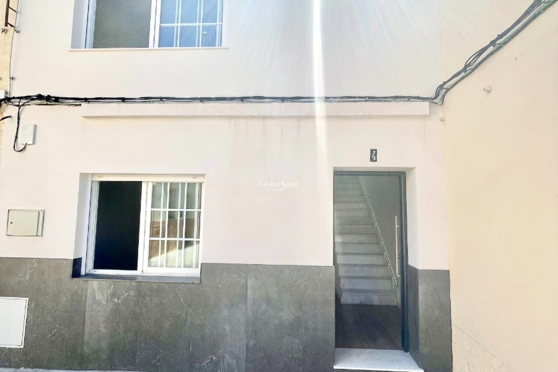 Resale - HOUSE -
DAYA VIEJA - Costa Blanca