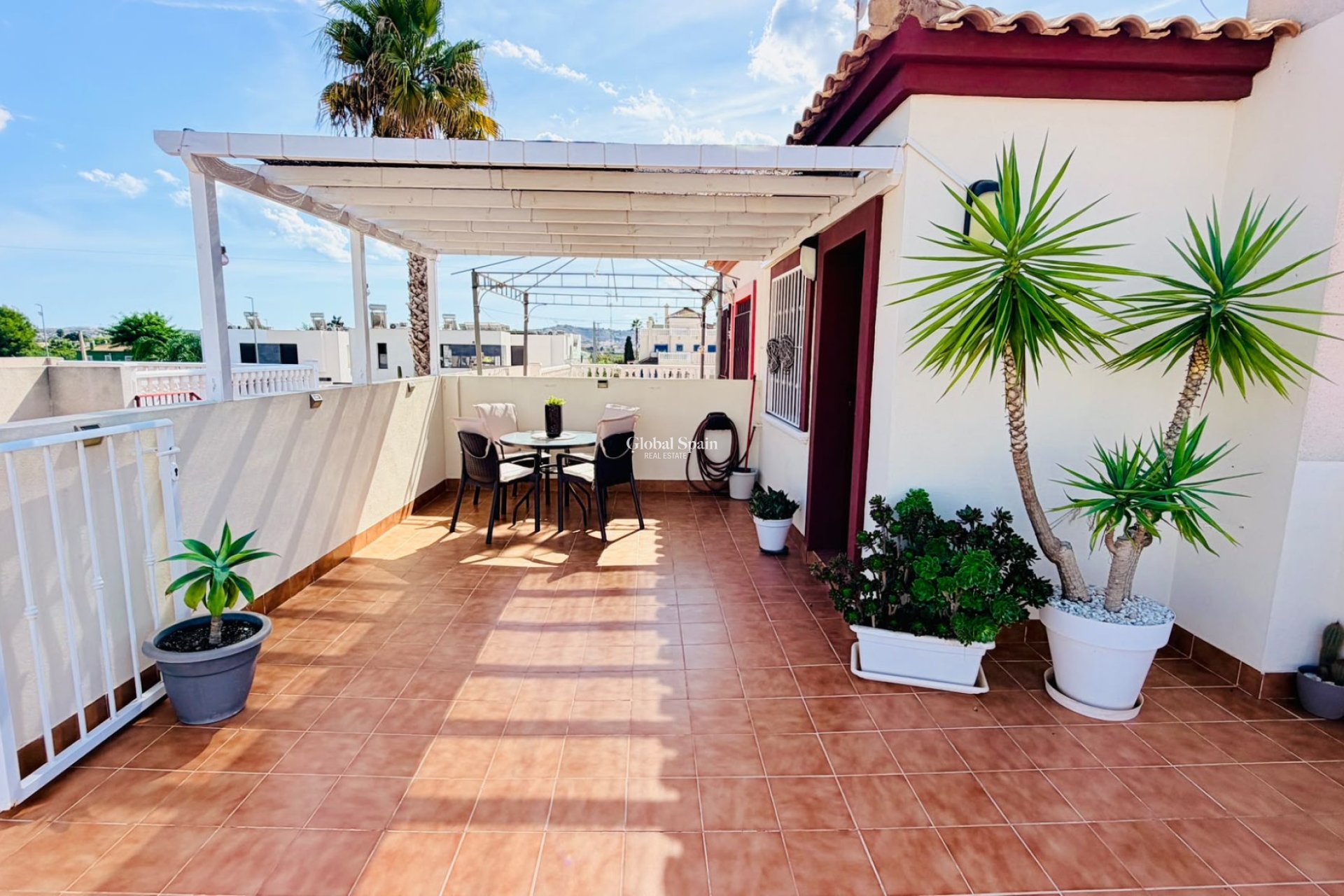 Resale - HOUSE -
DAYA VIEJA - Costa Blanca