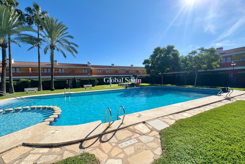 Resale - House -
DENIA - Les Marines - Las Marinas