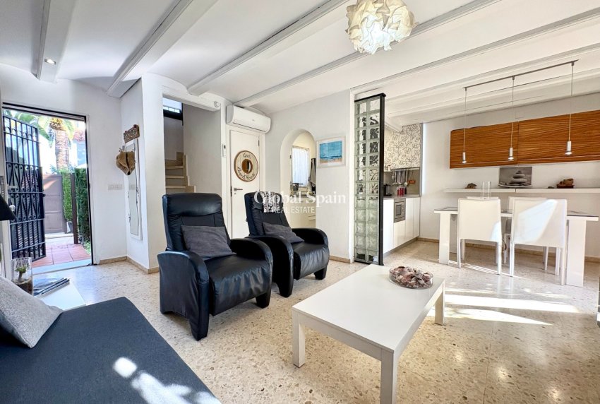 Resale - HOUSE -
DENIA - Les Marines - Las Marinas