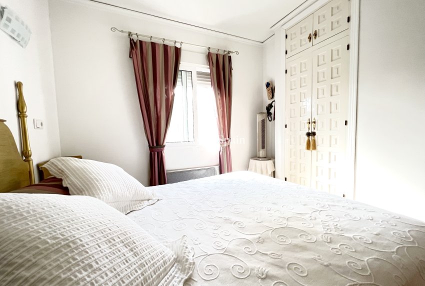 Resale - House -
DENIA - Les Marines - Las Marinas