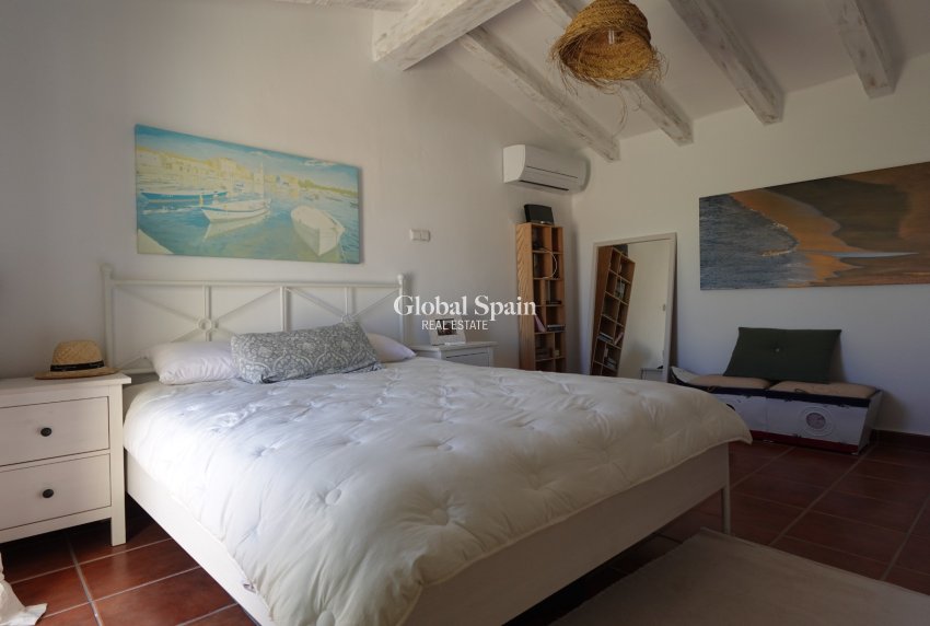 Resale - House -
DENIA - Les Marines - Las Marinas