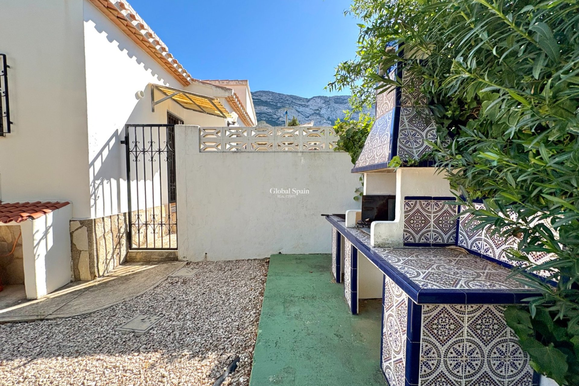 Resale - House -
DENIA - Montgó