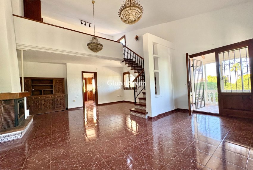 Resale - House -
DENIA - Montgó