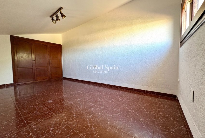 Resale - House -
DENIA - Montgó