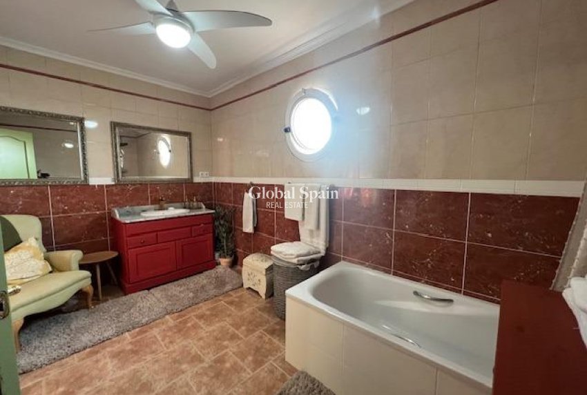 Resale - HOUSE -
DOLORES - Comunidad Valenciana