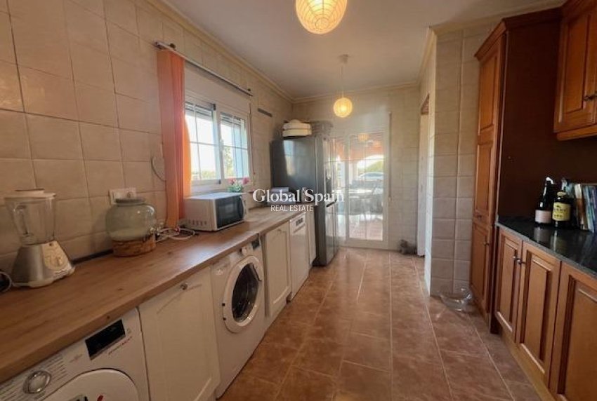 Resale - HOUSE -
DOLORES - Comunidad Valenciana