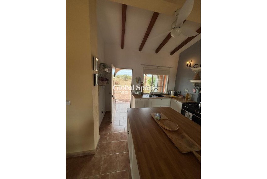 Resale - HOUSE -
DOLORES - Costa Blanca