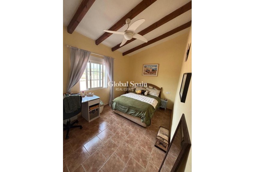 Resale - HOUSE -
DOLORES - Costa Blanca