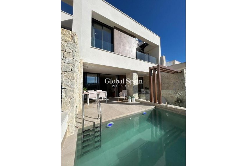 Resale - HOUSE -
DOLORES - Costa Blanca