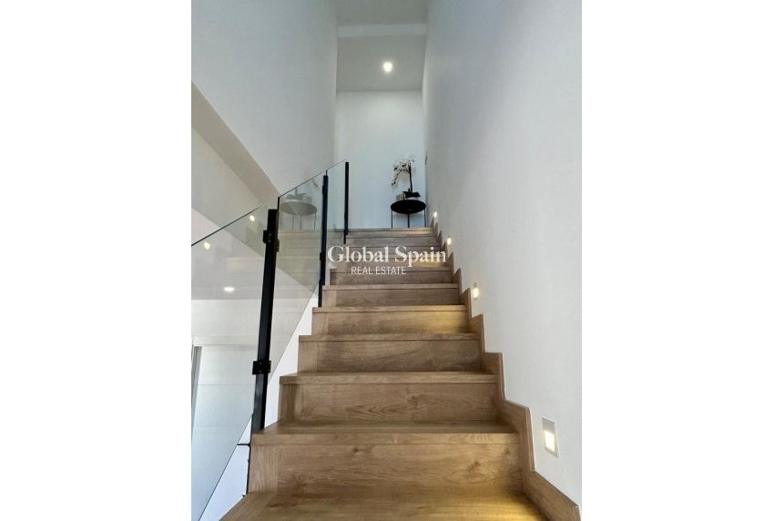 Resale - HOUSE -
DOLORES - Costa Blanca