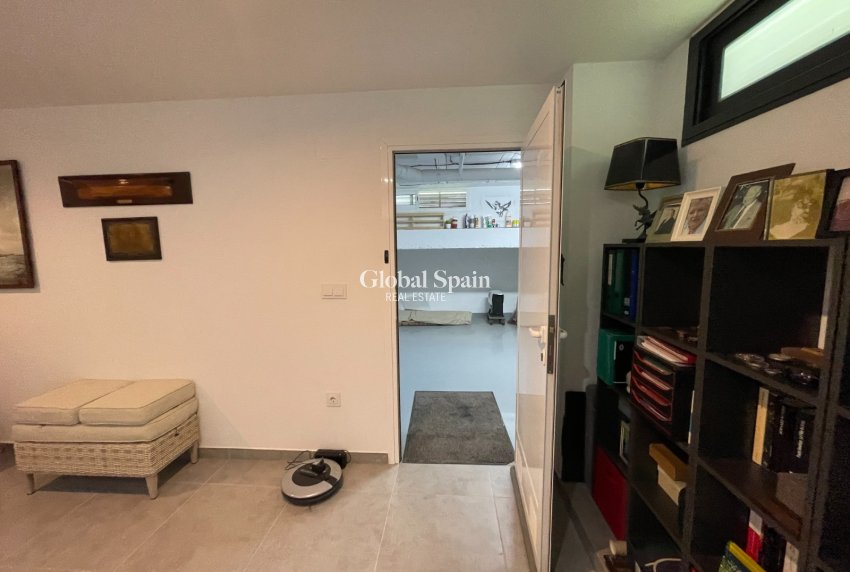 Resale - HOUSE -
DOLORES - Costa Blanca