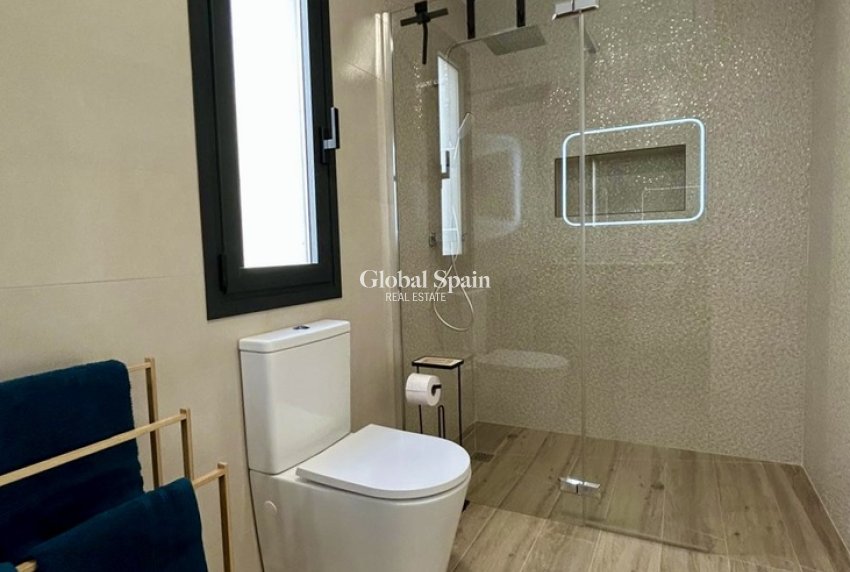 Resale - HOUSE -
DOLORES - Costa Blanca