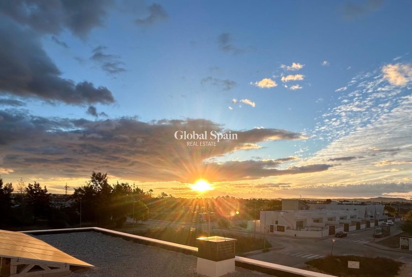 Resale - HOUSE -
DOLORES - Costa Blanca