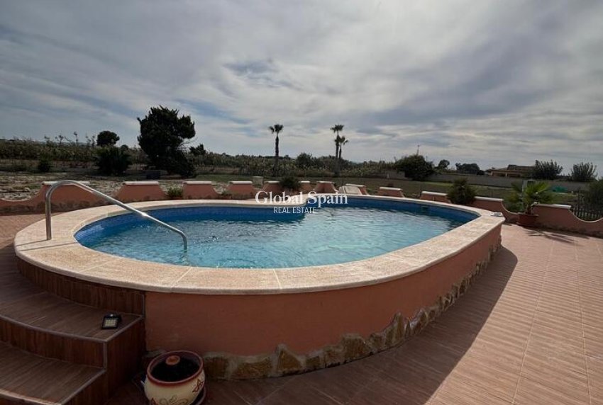 Resale - HOUSE -
DOLORES - Costa Blanca
