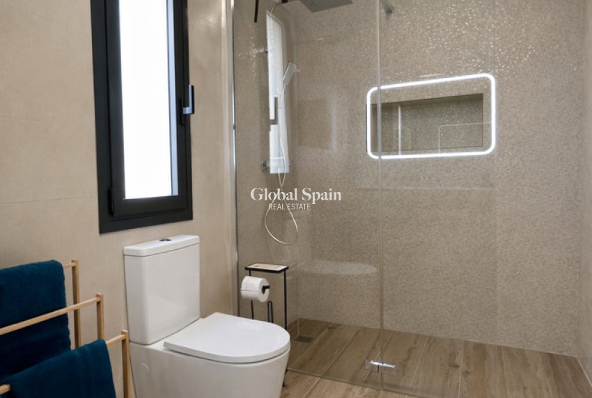 Resale - HOUSE -
DOLORES - Costa Blanca