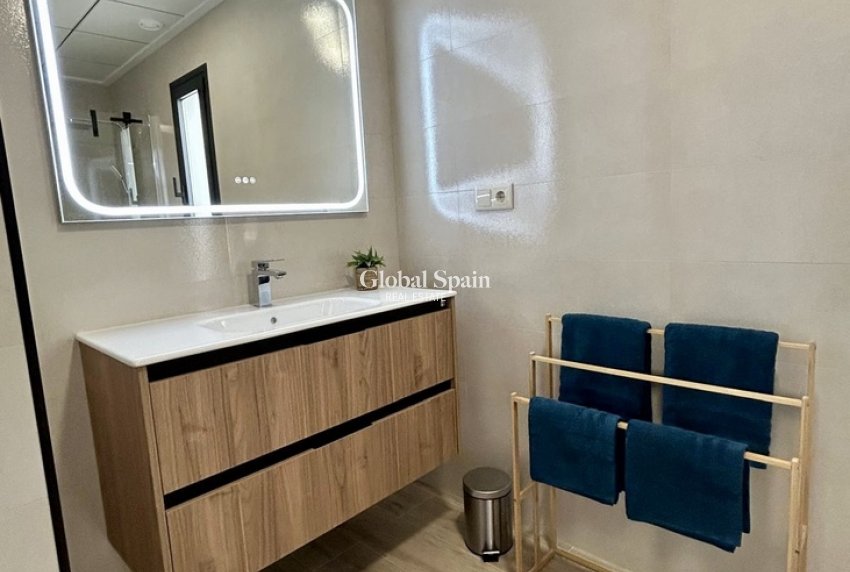 Resale - HOUSE -
DOLORES - Costa Blanca