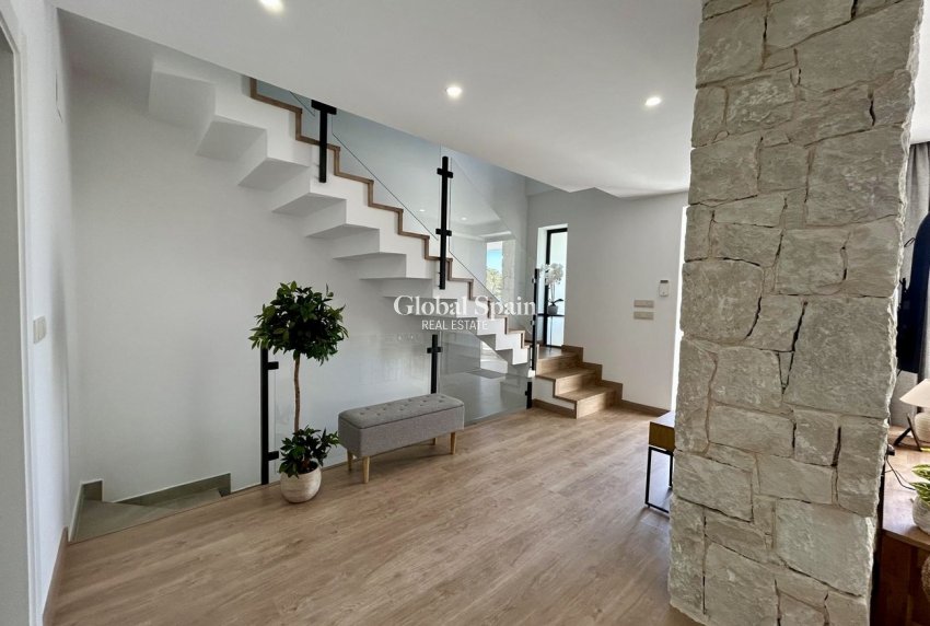 Resale - HOUSE -
DOLORES - Costa Blanca