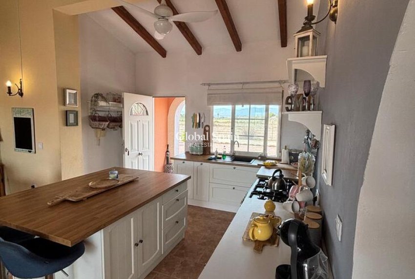 Resale - HOUSE -
DOLORES - Costa Blanca