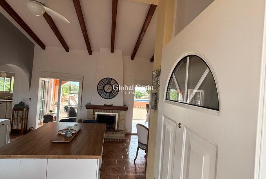 Resale - HOUSE -
DOLORES - Costa Blanca