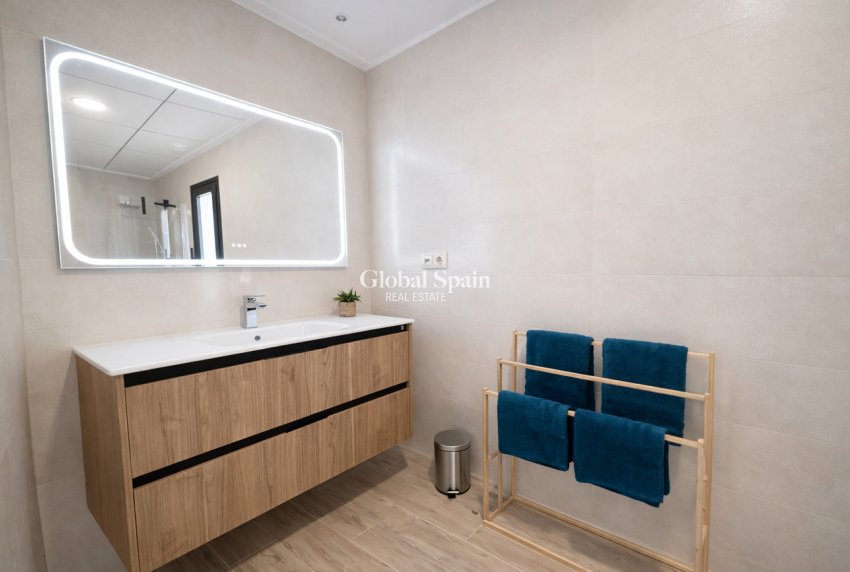 Resale - HOUSE -
DOLORES - Costa Blanca