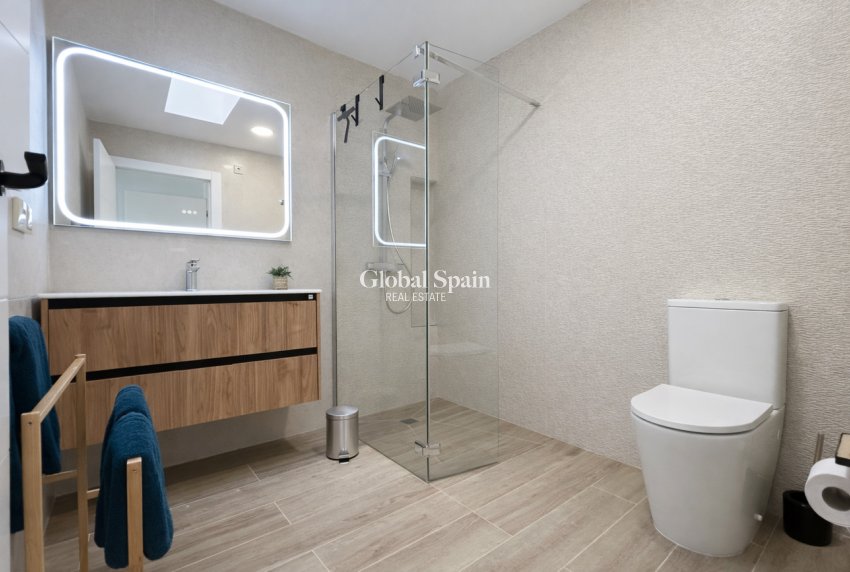 Resale - HOUSE -
DOLORES - Costa Blanca