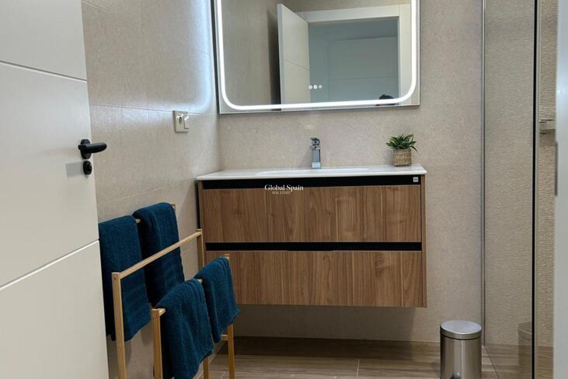 Resale - HOUSE -
DOLORES - Costa Blanca