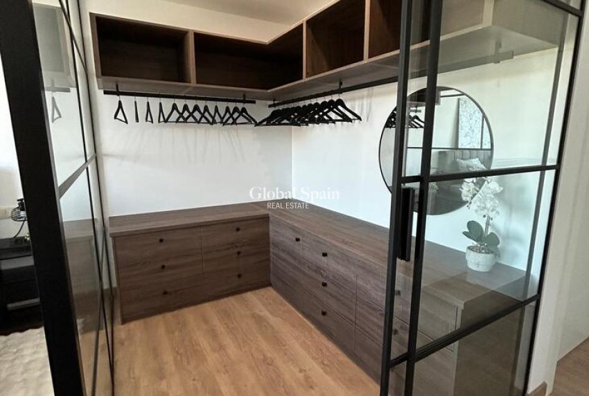 Resale - HOUSE -
DOLORES - Costa Blanca