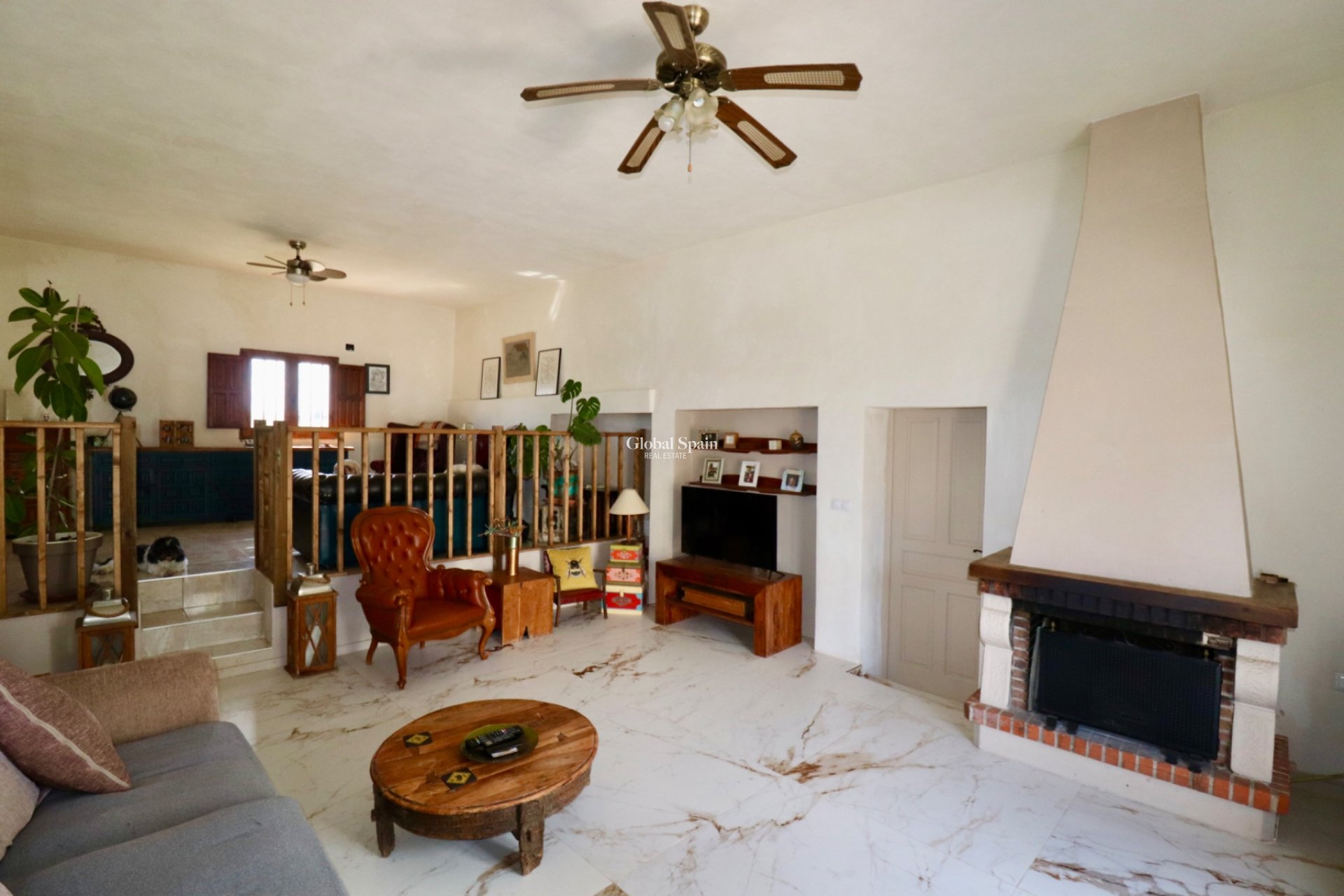 Resale - HOUSE -
DOLORES