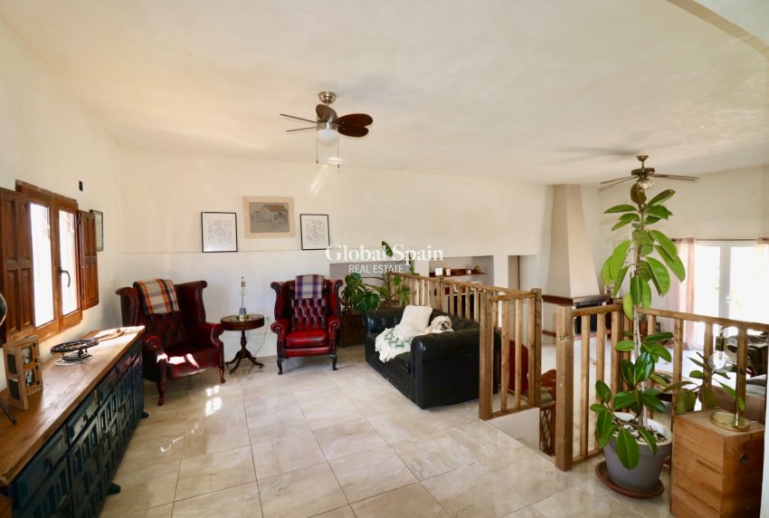 Resale - HOUSE -
DOLORES
