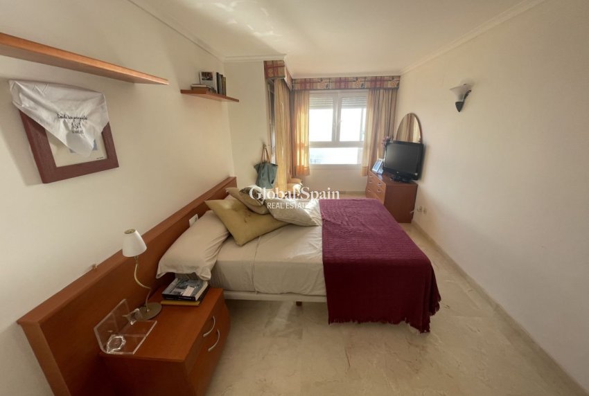 Resale - HOUSE -
EL CAMPELLO - Costa Blanca