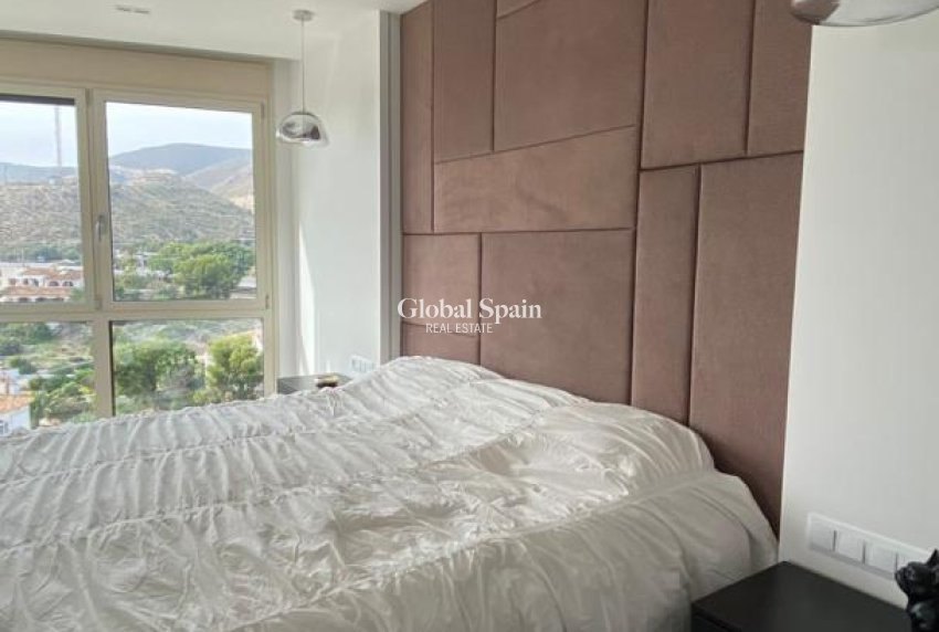 Resale - HOUSE -
EL CAMPELLO - Costa Blanca