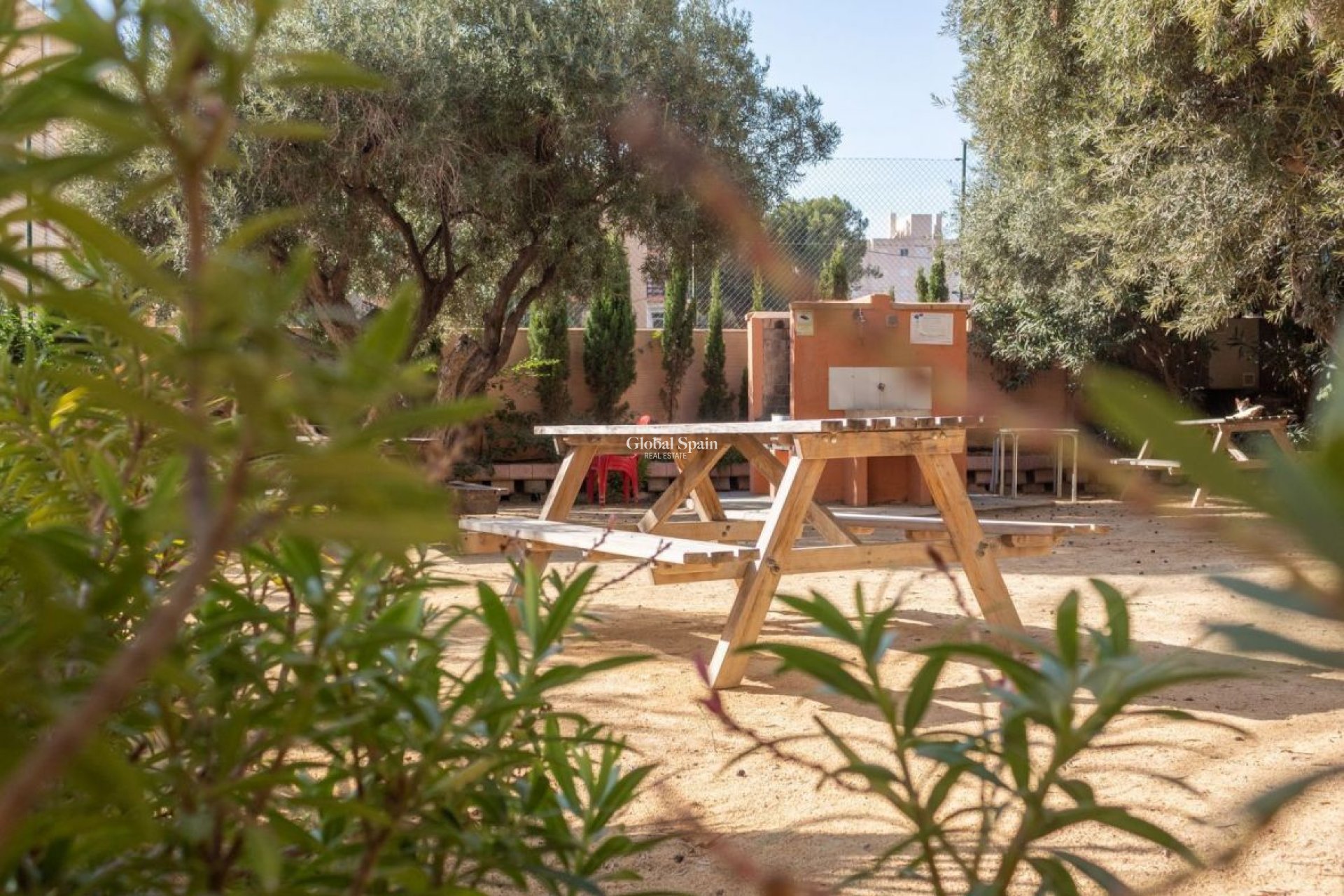 Resale - HOUSE -
EL CAMPELLO - Costa Blanca