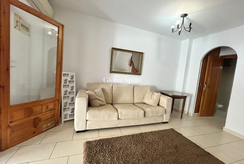 Resale - HOUSE -
EL CHAPARRAL - Inland