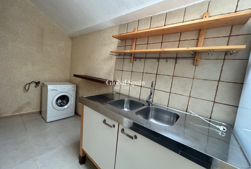 Resale - HOUSE -
EL CHAPARRAL - Inland